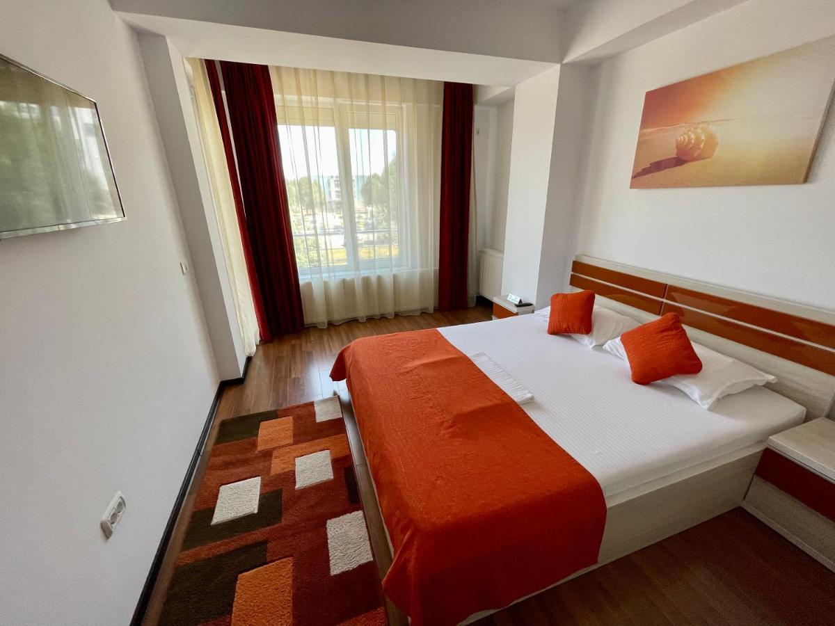 Alcomar Apartment - Summerland Mamaia Extérieur photo