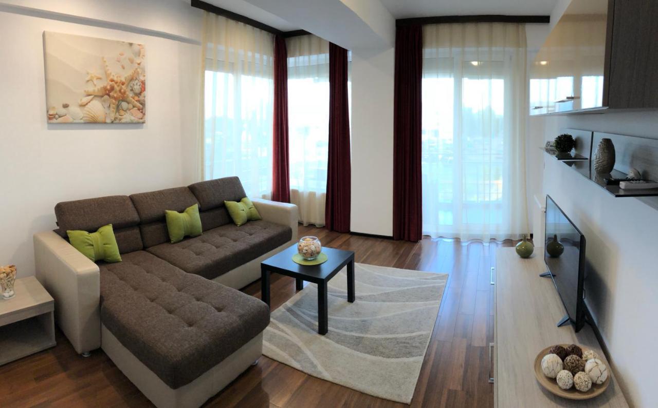 Alcomar Apartment - Summerland Mamaia Extérieur photo
